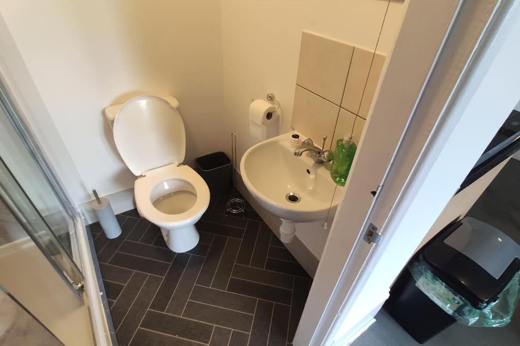 1 Bedroom Studio In A Supurb Area Of Cardiff Exterior photo